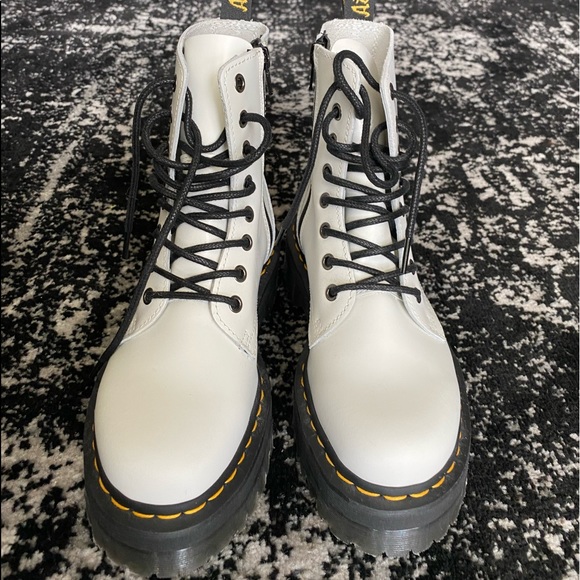 White Leather Lace up Platform Dr. Martens (never been worn!!) - Picture 8 of 8